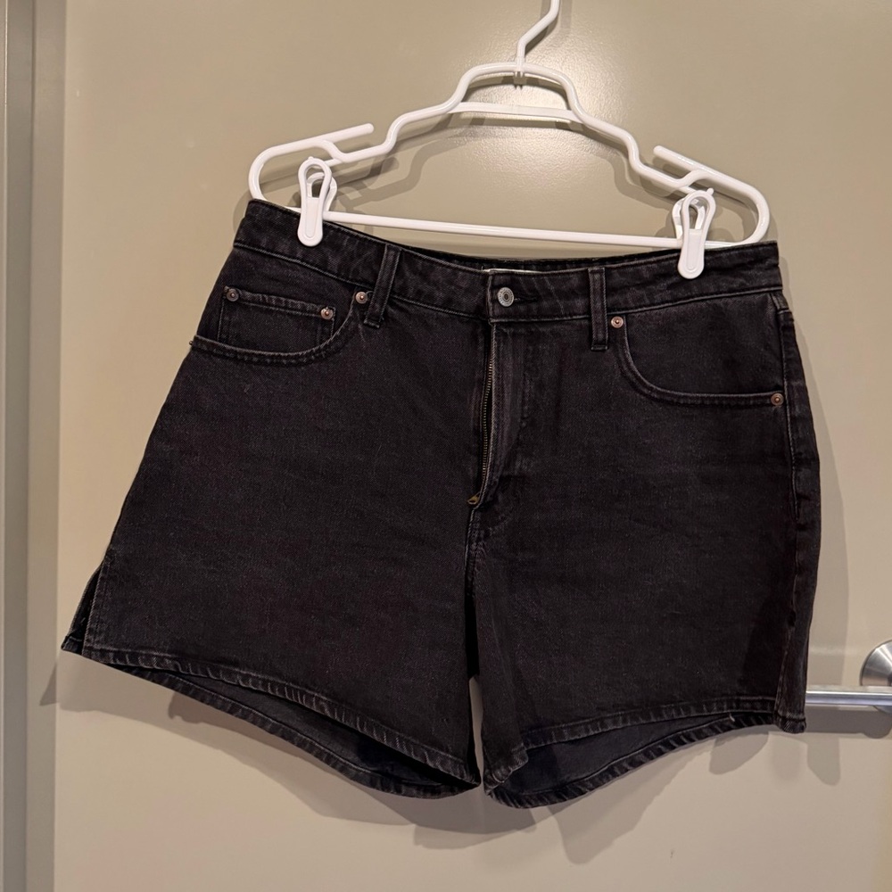 Abercrombie & Fitch Black Curve Love High Rise Dad Short - size 32 (14)